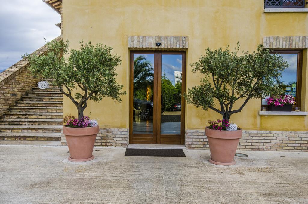 Country House Corte Del Sole Campolungo ภายนอก รูปภาพ